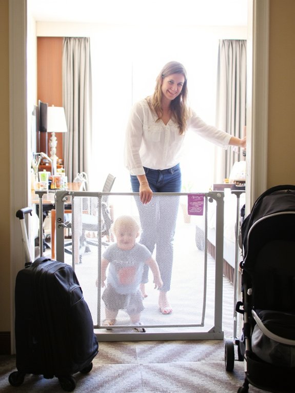 travel friendly baby gate features